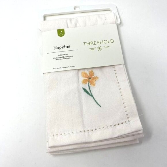 Target 2pk Flower Cloth Napkins - Threshold™ 18 " x 18 " Cotton E4 - Picture 2 of 5